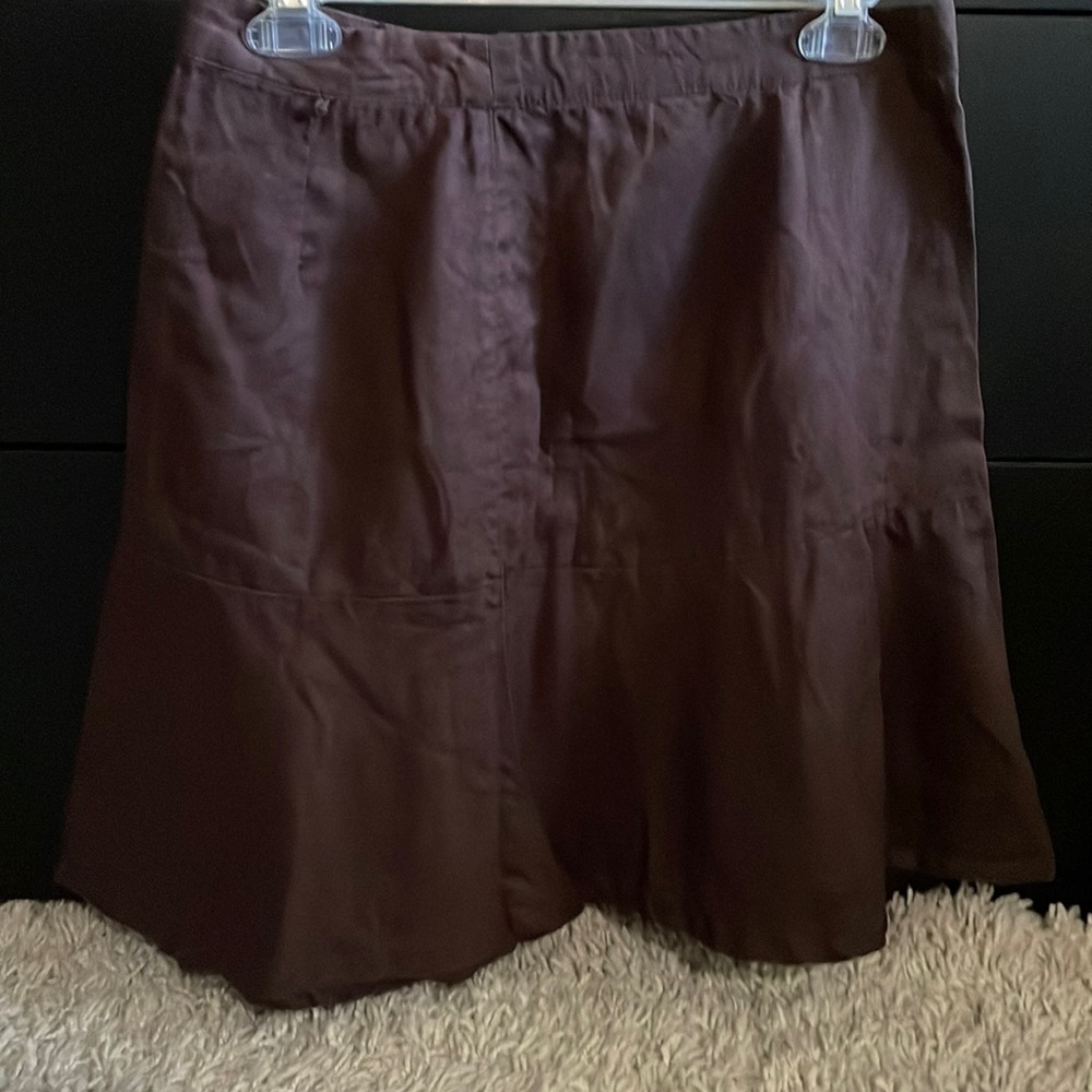 Brown skirt.  Size 6.  H&M brand